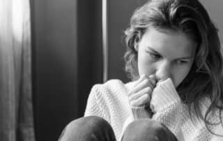 Psicólogo Gratuito - Uma nova pesquisa explica por que a auto congruência é importante. Quando você está deprimido, você pode ser tentado a se concentrar em seus sintomas, como se sentir para baixo, ser incapaz de comer ou dormir, ou dificuldade em se concentrar. Mas um artigo de 2019 sobre depressão sugere que "um senso de identidade" é o que você deve prestar atenção. Qual é o Psicólogo Gratuito seu senso de identidade? Por que isso Importa? Psicólogo Gratuito E o que você pode fazer para se sentir menos deprimido? Neste post, vou me concentrar em uma das teorias que explicam por que as pessoas ficam deprimidas. Psicólogo Gratuito Essa premissa é chamada de "teoria da autodiscrepância". Psicólogo Gratuito - Segundo o professor de psicologia Edward Higgins, o "eu" tem três aspectos: um eu real, ideal e próprio.