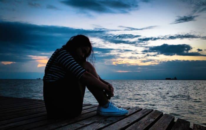 Psicólogo Gratuito - Uma nova pesquisa explica por que a auto congruência é importante. Quando você está deprimido, você pode ser tentado a se concentrar em seus sintomas, como se sentir para baixo, ser incapaz de comer ou dormir, ou dificuldade em se concentrar. Mas um artigo de 2019 sobre depressão sugere que "um senso de identidade" é o que você deve prestar atenção. Qual é o Psicólogo Gratuito seu senso de identidade? Por que isso Importa? Psicólogo Gratuito E o que você pode fazer para se sentir menos deprimido? Neste post, vou me concentrar em uma das teorias que explicam por que as pessoas ficam deprimidas. Psicólogo Gratuito Essa premissa é chamada de "teoria da autodiscrepância". Psicólogo Gratuito - Segundo o professor de psicologia Edward Higgins, o "eu" tem três aspectos: um eu real, ideal e próprio.